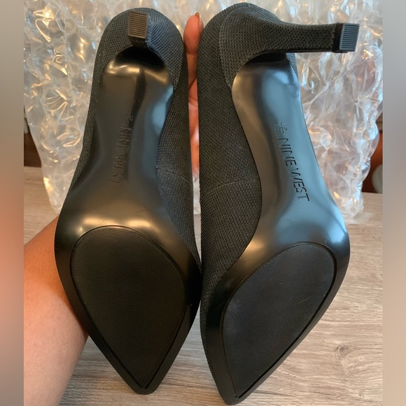 Navy Blue Nine West heels - Picture 5 of 5